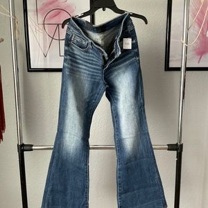 Buckle Black 29x32 woman’s flare jeans. New with tags.